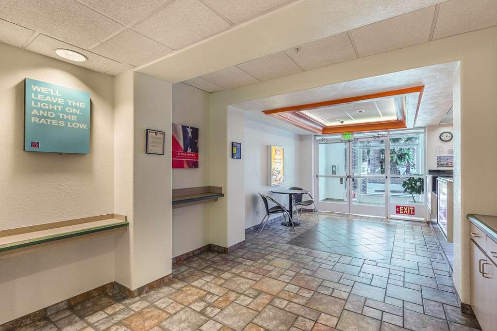 Motel 6 Beatty - Death Valley Интериор снимка